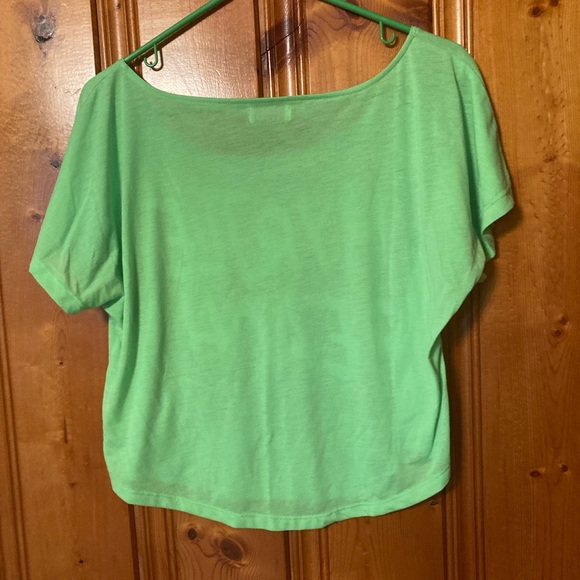 Size Medium Womens Ocean Blue Myrtle Beach Crop shirt Basix Of America - Picture 2 of 3